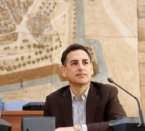 Flórez fino al 2026